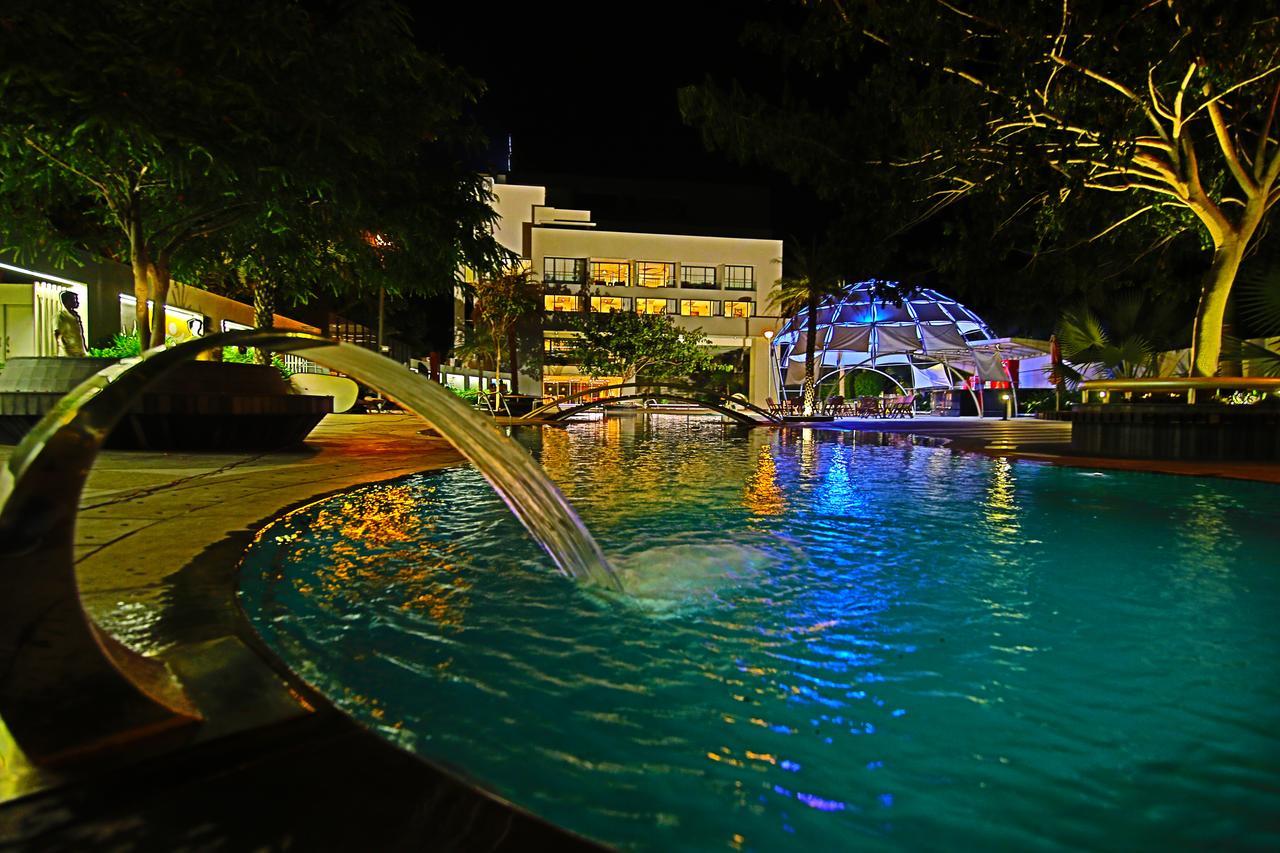 The Emerald Club ,Rajkot Eksteriør bilde
